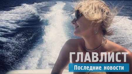 Рената Литвинова показала свое голое тело