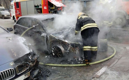 Видео поджога BMW жены Шнура Матильды, Крюков канал, Санкт-Петербург 03 03 2016: Сергей Шнуров сочинил матерные стихи — текст