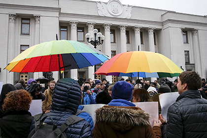 В правительстве Украины назвали сроки легализации однополых браков