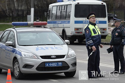 Автомобиль Volvo сбил полицейского в Москве