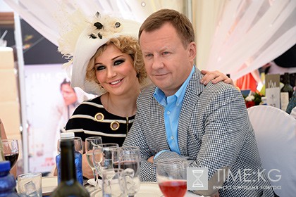 Депутаты Вороненков и Максакова в честь рождения сына накормили Госдуму