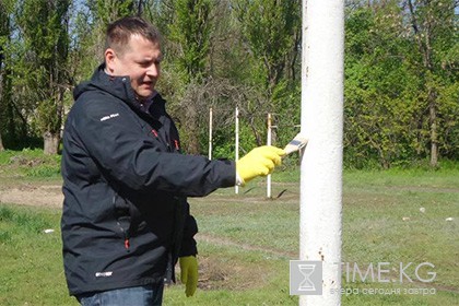 Мэра Днепропетровска уличили в имитации субботника