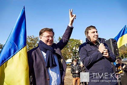 Показавшего пенисы на желто-голубом фоне зама Саакашвили захотели депортировать