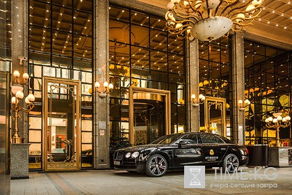 Постояльцев отеля St. Regis обеспечат машинами Bentley