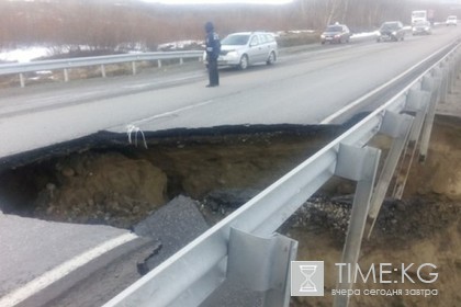 Разрушение федеральной трассы отрезало жителей Печенги от Мурманска