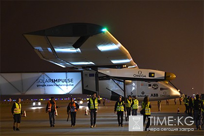 Самолет на солнечных батареях возобновил полет