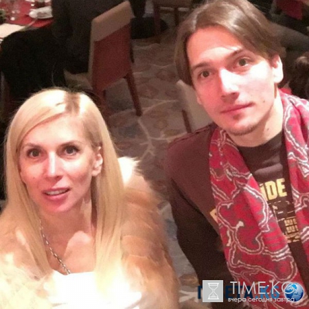 Алена Свиридова готовит приданое для внучки