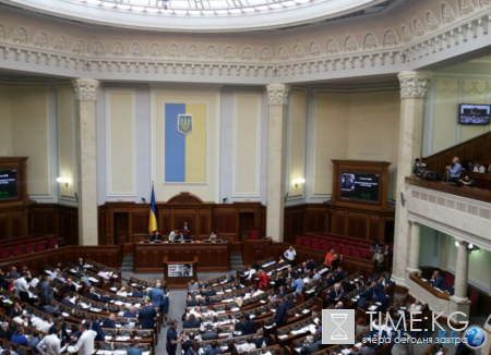 Депутатам Верховной Рады подняли зарплаты в 2,5 раза