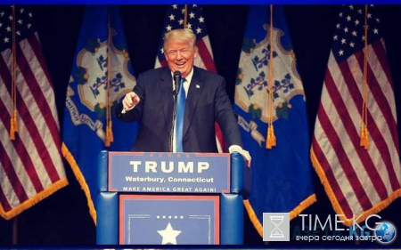 Дональд Трамп перелез через забор ради митинга