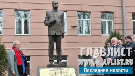 «Клоун», «маразматик» и «идиот»: реакция общества на памятник Жириновскому (ФОТО, ВИДЕО)