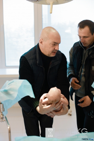 Окно жизни: режиссер Максим Паперник принял роды