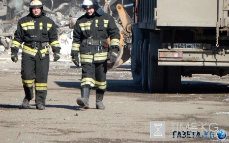 В Екатеринбурге горит машиностроительный завод им.Калинина