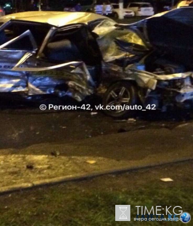 В Кемерове в страшном ДТП погибли два человека, еще один госпитализирован