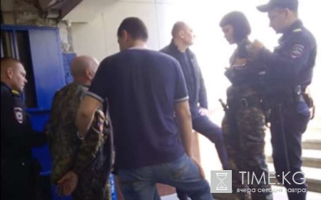 В Ростове дебошир с гранатами пырнул ножом прохожего в переходе