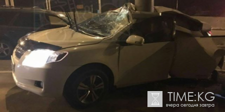 Во Владивостоке в ДТП иномарку намотало на столб, есть жертвы