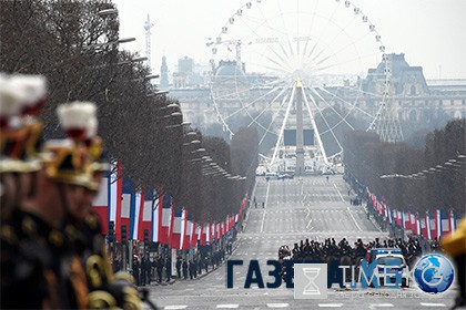 В Париже объявили о запрете движения машин по Елисейским полям раз в месяц