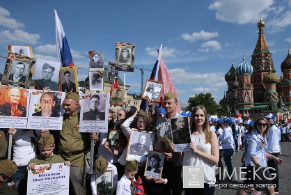 «Бессмертный полк» в Москве объединил 700 тысяч участников