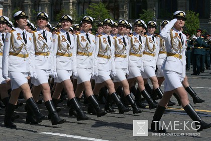 Британские СМИ обвинили Москву в попытках «оглушить врага армией миниюбок»