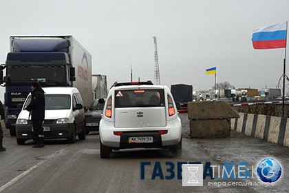 Киев закрыл пункт пропуска с Крымом из-за годовщины депортации крымских татар