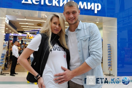 Элина Камирен заговорила о груди восьмого размера