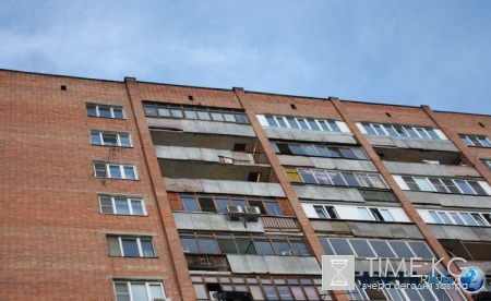 Первая любовь: в Новом Уренгое двое подростков спрыгнули с крыши многоэтажного дома