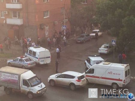 В Астрахани взрыв гранаты на улице привел к пострадавшим: видеокадры шокируют
