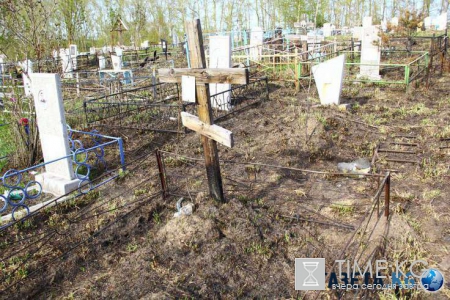 В Новокузнецке вандалы сожгли перед Родительским днем кладбище