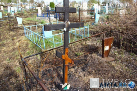 В Новокузнецке вандалы сожгли перед Родительским днем кладбище