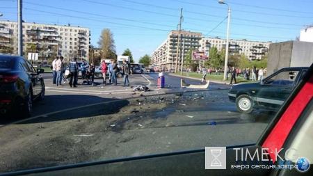 В Питере на Маршала Блюхера ДТП привело к смерти байкера и его пассажирки