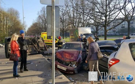 В Санкт-Петербурге пьяный водитель устроил «глобальное» ДТП - кадры с места происшествия невероятные