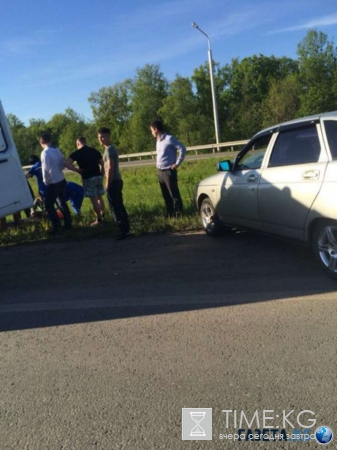 В Уфе на Зимина машина на большой скорости протаранила столб