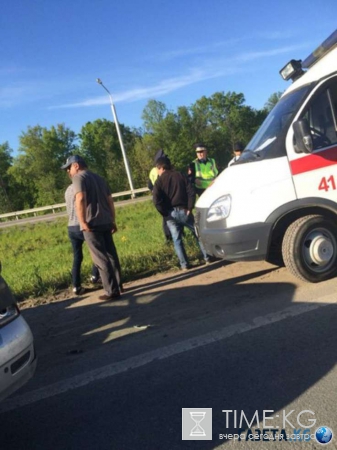 В Уфе на Зимина машина на большой скорости протаранила столб