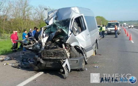 В Воронежской области на трассе М-4 произошло ДТП с участием автобуса, пострадали 11 человек