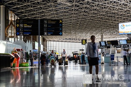 В четырех аэропортах России объявлена тревога