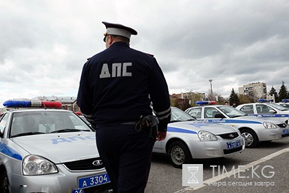 В Перми гнавшийся за нарушителем гаишник врезался в дерево и разбился