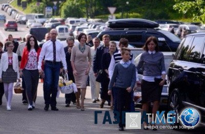 Яценюк впервые появился на публике после отставки (ФОТО) Яценюк впервые появился на публике после отставки (ФОТО)