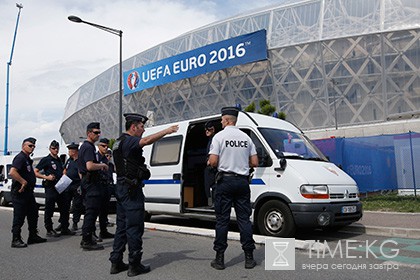 Французский спецназ блокировал следующих на матч со Словакией российских фанатов