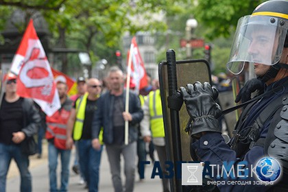 Профсоюзы Франции выступили в защиту права на демонстрации