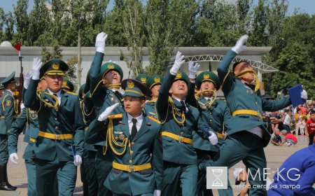 Верной и счастливой службы, лейтенанты! Верной и счастливой службы, лейтенанты!