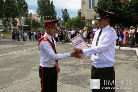 В добрый путь, выпускники!