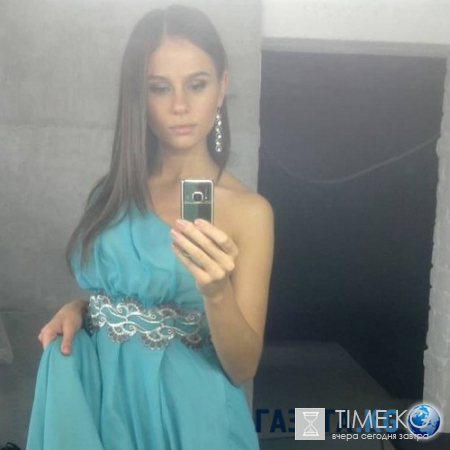 Дух победы: как любимые жены футболистов болеют за наших