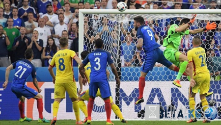 Евро-2016: Появился обзор голов и острых моментов первого матча Евро 2016