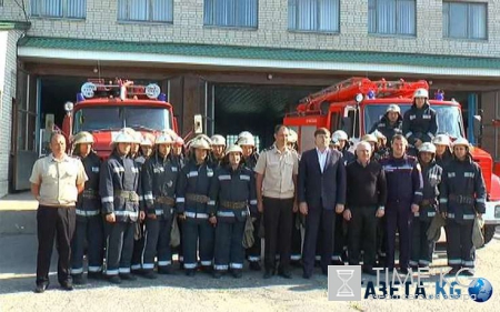 Харьковских пожарных одели в английский «секонд-хенд»
