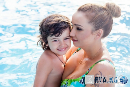 Как не сойти с ума с младенцем: опыт Подольской, Чеховой и Камирен