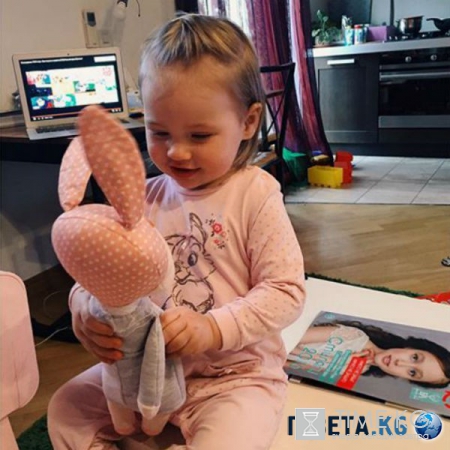 Как не сойти с ума с младенцем: опыт Подольской, Чеховой и Камирен