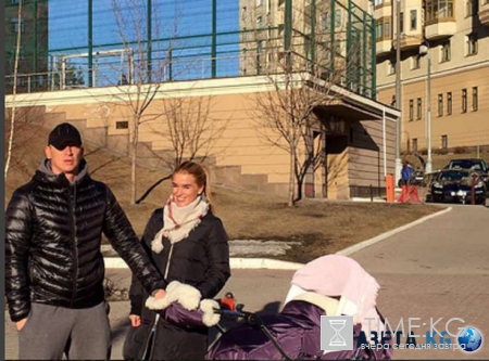 Курбан Омаров снял обручальное кольцо: назад в семью дороги нет