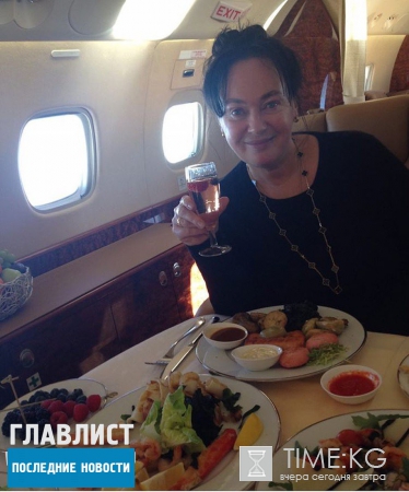Лариса Гузеева может позволить себе личный самолет и фотографии без макияжа