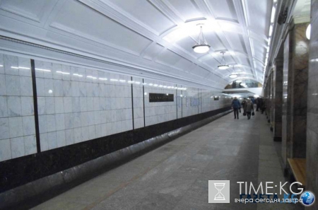 Молодой человек упал на рельсы на станции «Варшавская» московского метро