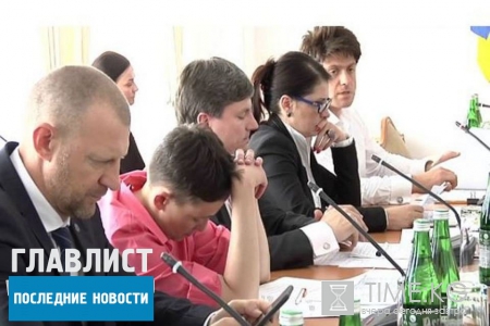 Пьяная Савченко на заседании парламента: острое заявление и сон на работе