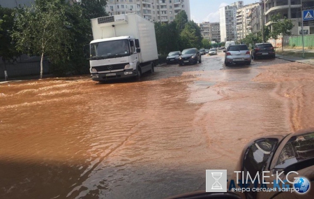 «Ржавые» озера на улицах Киева входят в моду
